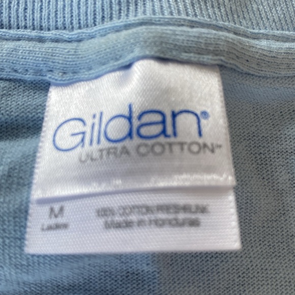 Women’s light blue T-shirt with wave emblem. Brand new! - Picture 4 of 4